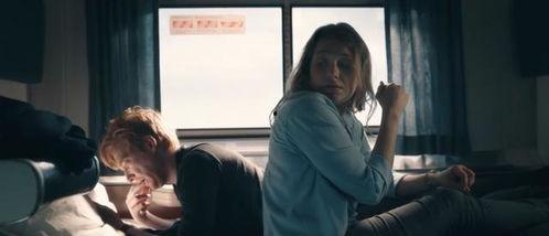 成人午夜暧昧视频,成人视频背后的故事